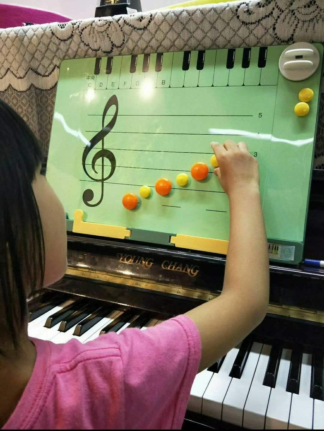 幼儿钢琴启蒙教学(幼儿钢琴启蒙教学与成人启蒙教学的差别在哪)