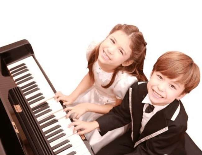 小孩学钢琴的最佳年龄(小孩学钢琴的最佳年龄是几岁)