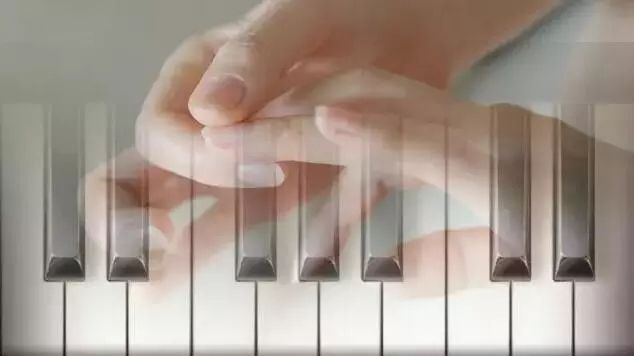 钢琴三指和五指同时按四指的简单介绍