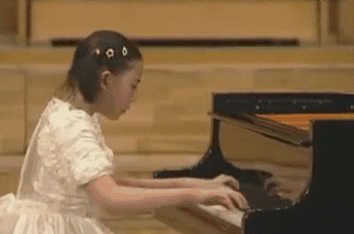 儿童钢琴演出视频的简单介绍