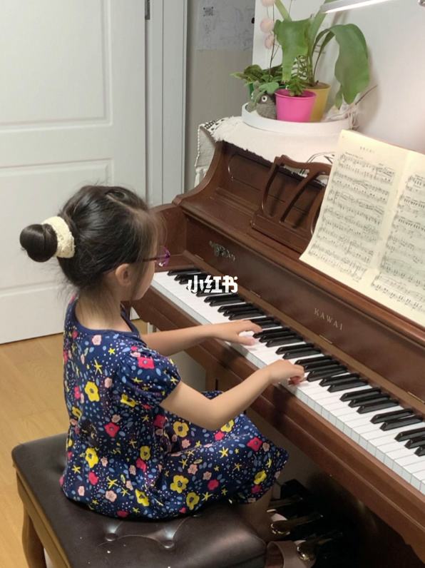 钢琴yoyo奶大(momo钢琴老师yoyo)