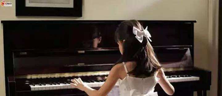 会弹钢琴的女孩子找工作好找吗?(会弹钢琴的女孩子找工作好找吗知乎)