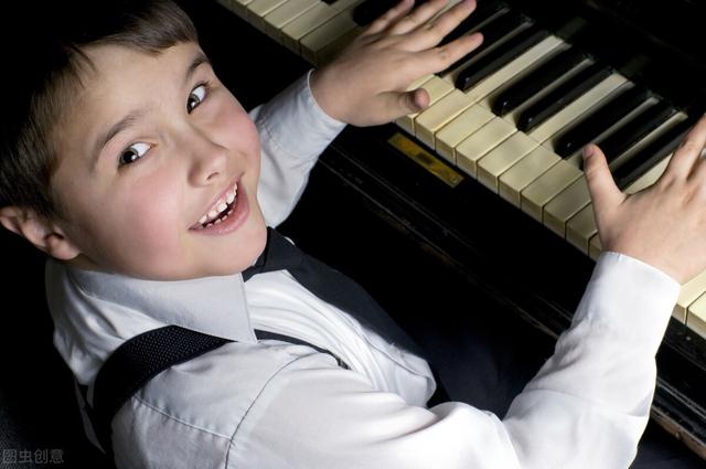 孩子学钢琴的最佳年龄是几岁(孩子学钢琴的最佳年龄是几岁呢)