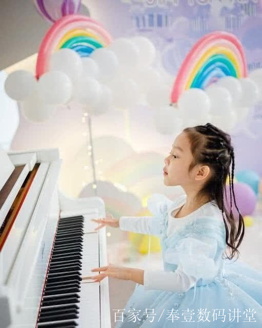 包含轻声诉愿儿童钢琴演奏视频的词条