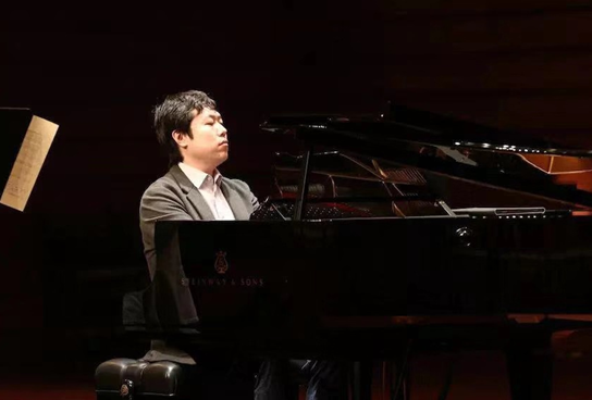 日本著名钢琴演奏家(日本著名钢琴演奏家是谁)