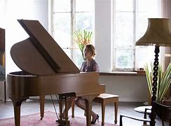 会弹钢琴的女人是什么类型的(会弹钢琴的女人是什么类型的女人)