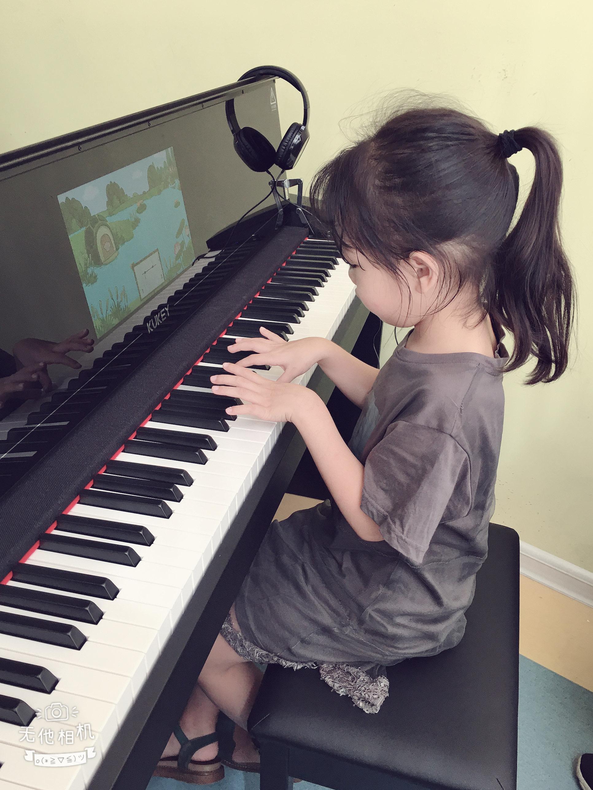 包含儿童钢琴试课视频的词条