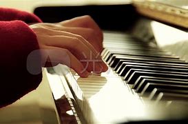suer钢琴曲教学视频(钢琴入门自学教程视频教程)