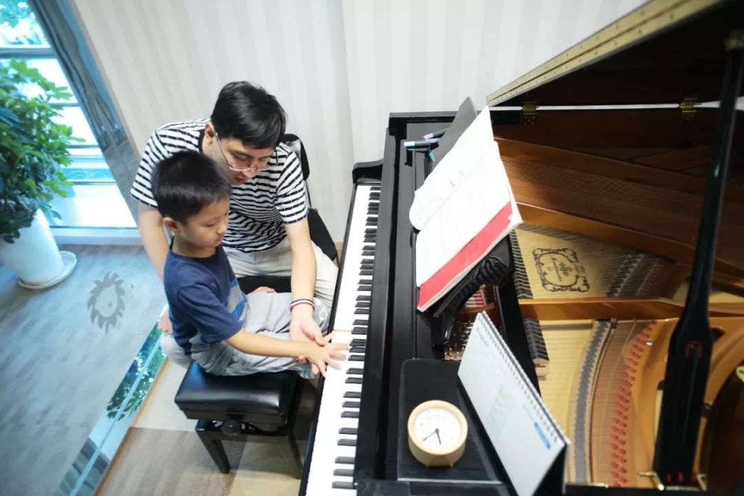 钢琴教课(钢琴教课的尴尬)