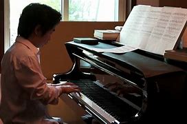 钢琴家免费观看视频(小小影视免费观看视频)