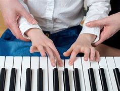 快速学会弹钢琴的方法(快速学会弹钢琴的方法视频)