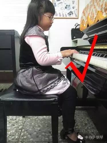 双手弹钢琴的指法(双手弹钢琴的指法技巧)